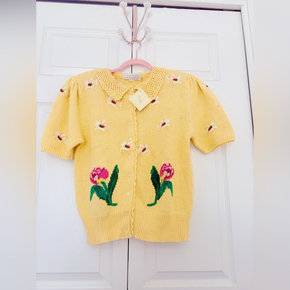 VINTAGE THE EAGLE’S EYE | Floral Knit Yellow Top.